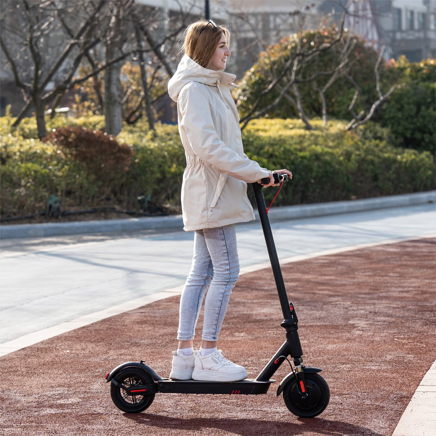 HOVERMAX Elektro roller 350W Motor Bis zu 18,6 MPH &amp; 19 Meilen, 8,5 ''Solid Reifen Erwachsene Elektro roller mit APP-Steuerung, faltbar und pendelnd